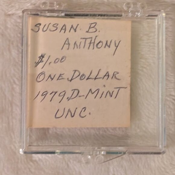 O1 1979 SUSAN B. ANTHONY $1 D MINT UNC. - Picture 2 of 2